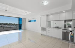 512/2 East Quay Drive, Biggera Waters, Qld 4216