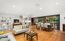 2 Lyndhurst Crescent, Box Hill North, Vic 3129