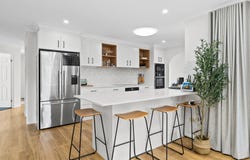 2 Centennial Court, Bomaderry, NSW 2541
