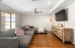 26 Barton Avenue, Lloyd, NSW 2650