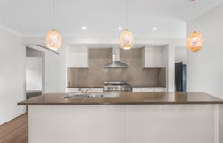 30 Medlar Avenue, Manor Lakes, Vic 3024