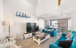 17/8-10 Georgina Street, Woody Point, Qld 4019