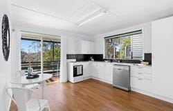 12 Berrima Parade, Surfside, NSW 2536