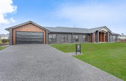 32 Steinberg Road, Highfields, Qld 4352