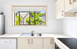 7/3 Ahern Street, Labrador, Qld 4215