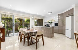 2/310A Hume Street, Centenary Heights, Qld 4350