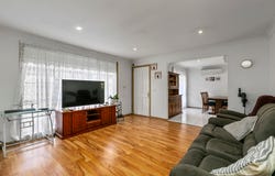 1/2 Weaver Court, Altona Meadows, Vic 3028