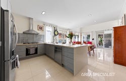 17 Creekwood Avenue, Pakenham, Vic 3810