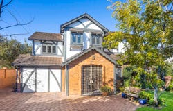 2 Ribbon Gum Close, Alfords Point, NSW 2234