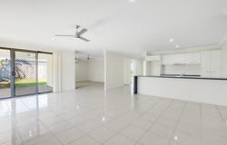 7/8 Greenwood Drive, Glenella, Qld 4740