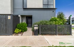 26 26 Hawkesbury Drive, Donnybrook, Vic 3064