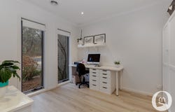 18 Bronwyn Crt, Spring Gully, Vic 3550