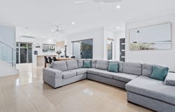4/60 Broad Street, Labrador, Qld 4215