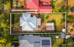 12 Collins Street, Mount Lofty, Qld 4350