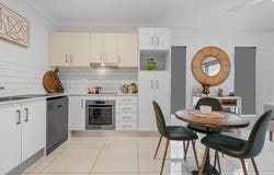 8/16 Brisbane Road, Labrador, Qld 4215
