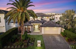 6193  Bolsena Circuit, Hope Island, Qld 4212