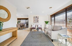 42 Shoobridge Circuit, Dunlop, ACT 2615