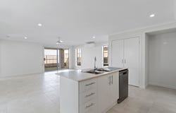 31 Mount Mitchell Street, Park Ridge, Qld 4125