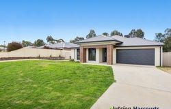 30 Newbery Chase, Yea, Vic 3717