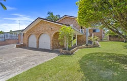 5 Lunar Court, Benowa, Qld 4217
