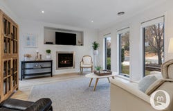 18 Bronwyn Crt, Spring Gully, Vic 3550