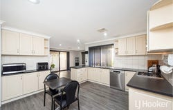 8 Ardross Street, Seville Grove, WA 6112