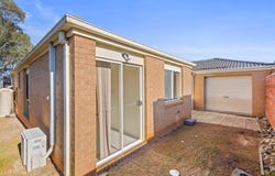 5 Dawson Crescent, Manor Lakes, Vic 3024
