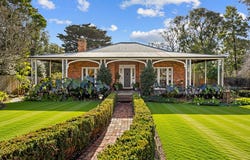 2 Burr Hill Court, Berwick, Vic 3806