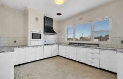 4 Brisbane Street, Strathmore, Vic 3041
