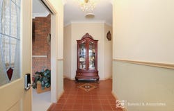 76 Southern View Drive, West Albury, NSW 2640