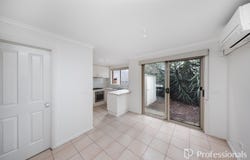 4/28-34 Phillip Street, Melton South, Vic 3338