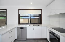 2/11 Morinda Way, Labrador, Qld 4215