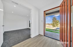 22 Courtenay Promenade, Fraser Rise, Vic 3336