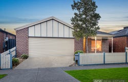 14 Field Street, Manor Lakes, Vic 3024