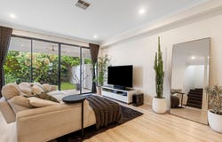 1/4A Hansford Road, Coombabah, Qld 4216