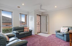 4/14 Janine Court, Drouin, Vic 3818