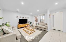 8 Adrian Drive, Pakenham, Vic 3810