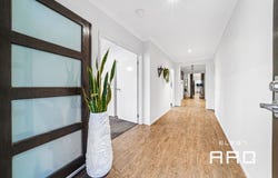 4 Newton Way, Fraser Rise, Vic 3336