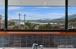 15 Malunna Road, Lindisfarne, Tas 7015