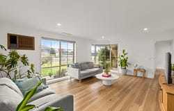 1/1 Waddington Court, Highton, Vic 3216
