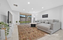 2 Kenmax Avenue, Hampton Park, Vic 3976