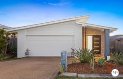 9 Maple Street, Norman Gardens, Qld 4701