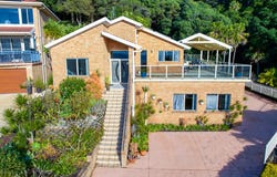 7 Ruby Close, Caves Beach, NSW 2281