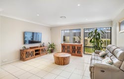14 Drayton Crescent, Thornton, NSW 2322