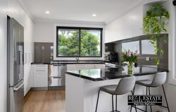 24 Hillcrest Grove, Healesville, Vic 3777