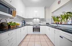 10 Bathurst Drive, Bentley Park, Qld 4869