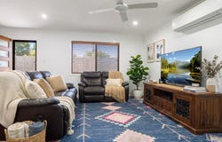 39 Logan Avenue, Oxley, Qld 4075