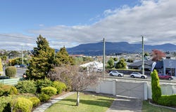 132 East Derwent Highway, Lindisfarne, Tas 7015