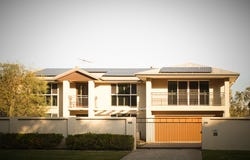 18 Westlake Drive, Mount Ommaney, Qld 4074