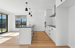 2/26 Deavan Drive, Shorewell Park, Tas 7320
